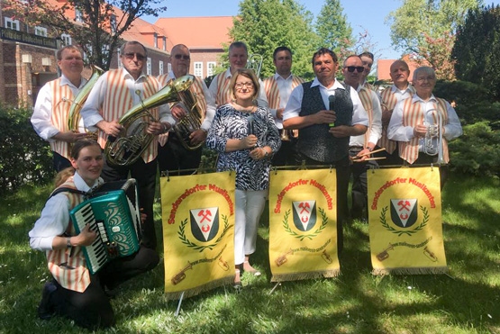 Band-Mitglieder vom Musik­verein San­ders­dorf