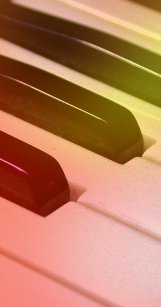 Alleinunterhalterin Steffi am Klavier
